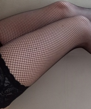 У меня есть все, чтобы сделать твои фантазии яркими и незабываемыми! 💋
Я опытная и отзывчивая, готовая погрузиться с тобой в мир наслаждения и страсти. Мои услуги включают классический и эротический массаж, оральный и классический секс, а также ролевые игры и фетиш. Ты точно не останешься равнодушным!
Посмотри мои фото и убедись в том, что у меня нежное и соблазнительное тело, которое будет тебе принадлежать на все 100%! ✔️
В моем арсенале есть множество довольных клиентов, которые рекомендуют меня своим друзьям. Я горжусь своей репутацией и всегда стараюсь превзойти ожидания своих партнеров. Ты можешь быть уверен, что со мной ты получишь непревзойденное удовольствие! 🌟
Живу в Москве и готова встретиться с тобой в любое время и в любом месте. У нас будет незабываемое свидание, и ты захочешь повторить его снова и снова.
Не упускай свой шанс и позвони мне прямо сейчас, чтобы перейти на новый уровень наслаждения! 💫 Юля